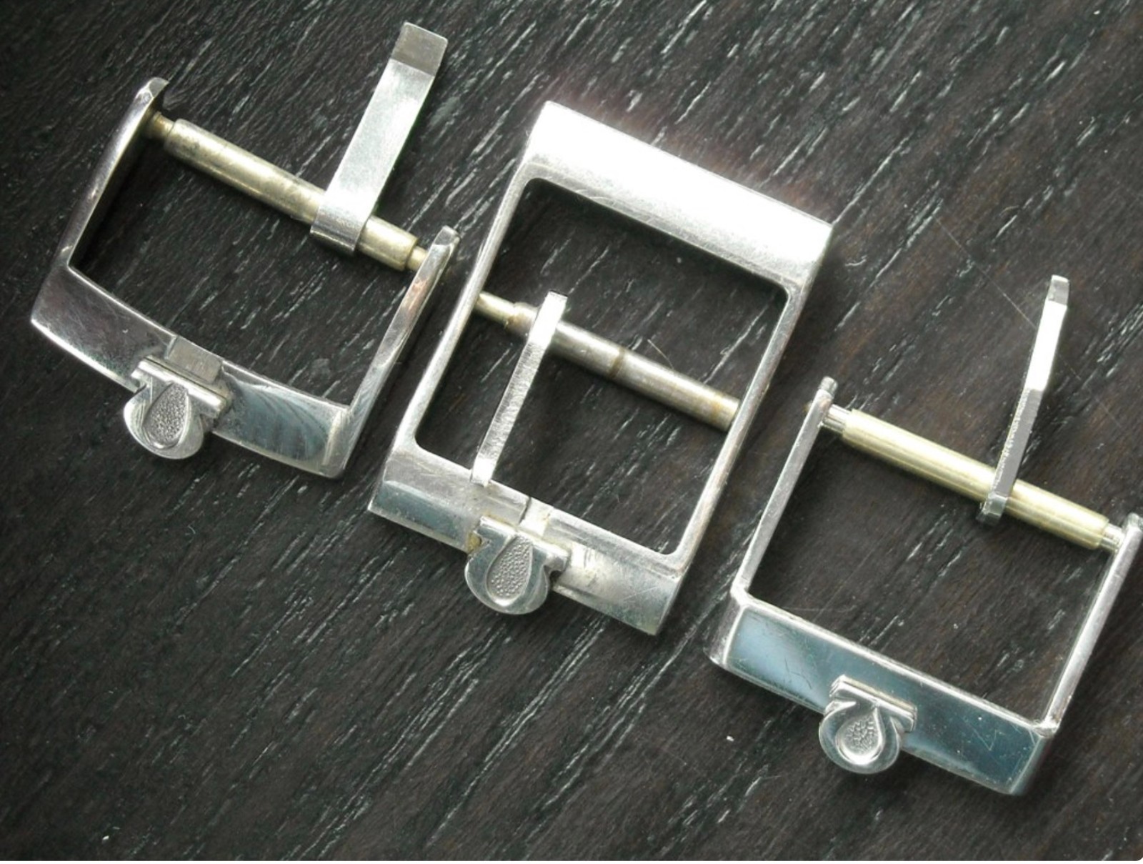 VINTAGE STEEL OR GOLD PLATED OMEGA BUCKLE 16mm INTERNAL DIAMETER – NO STRAP