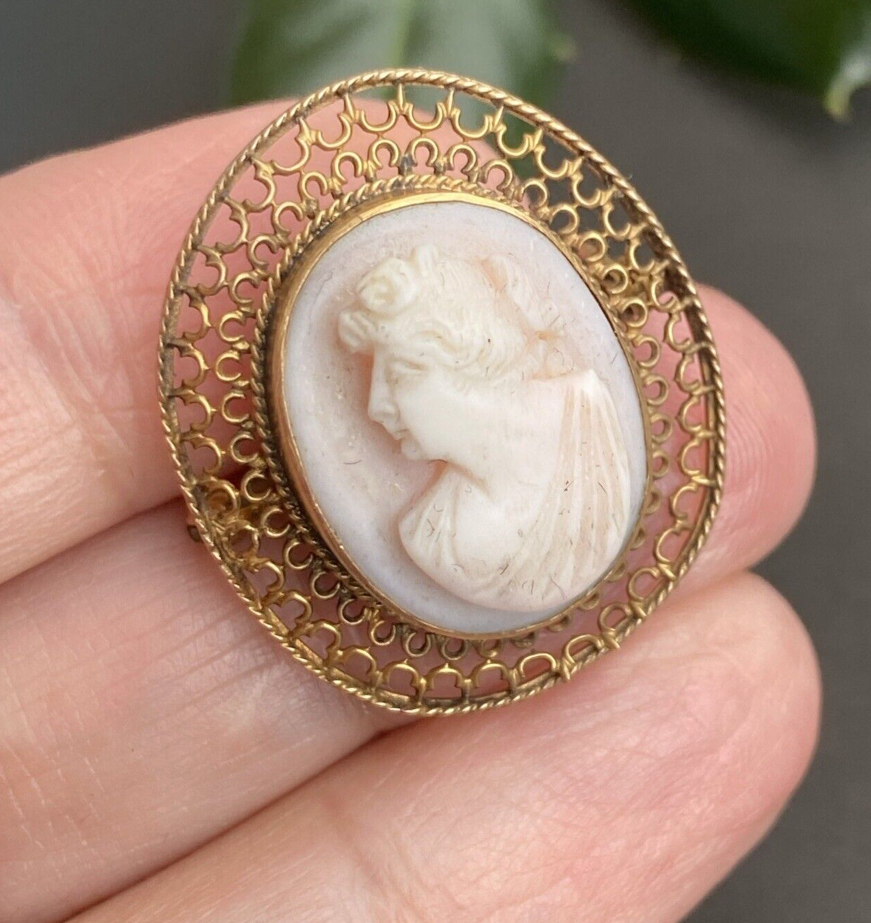 14K Yellow Gold Coral Cameo Brooch Antique Goddess Beauty Profile Fine Jewelry