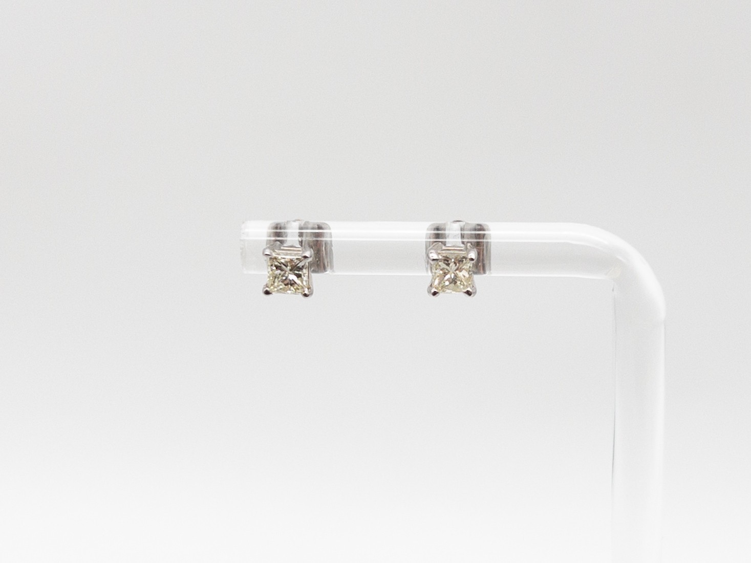 NEW $2400 .65ct Si1 H Natural Princess Cut Diamond 14k White Gold STUD Earrings