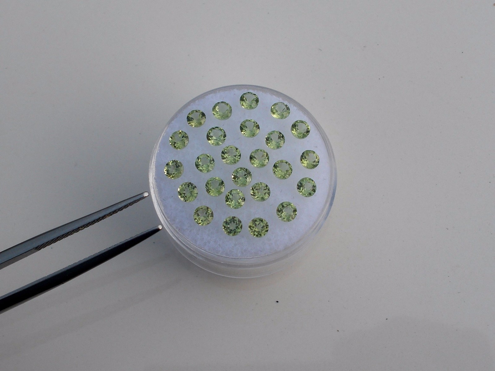 25 Natural Peridot Round Loose Faceted Gems 3mm each