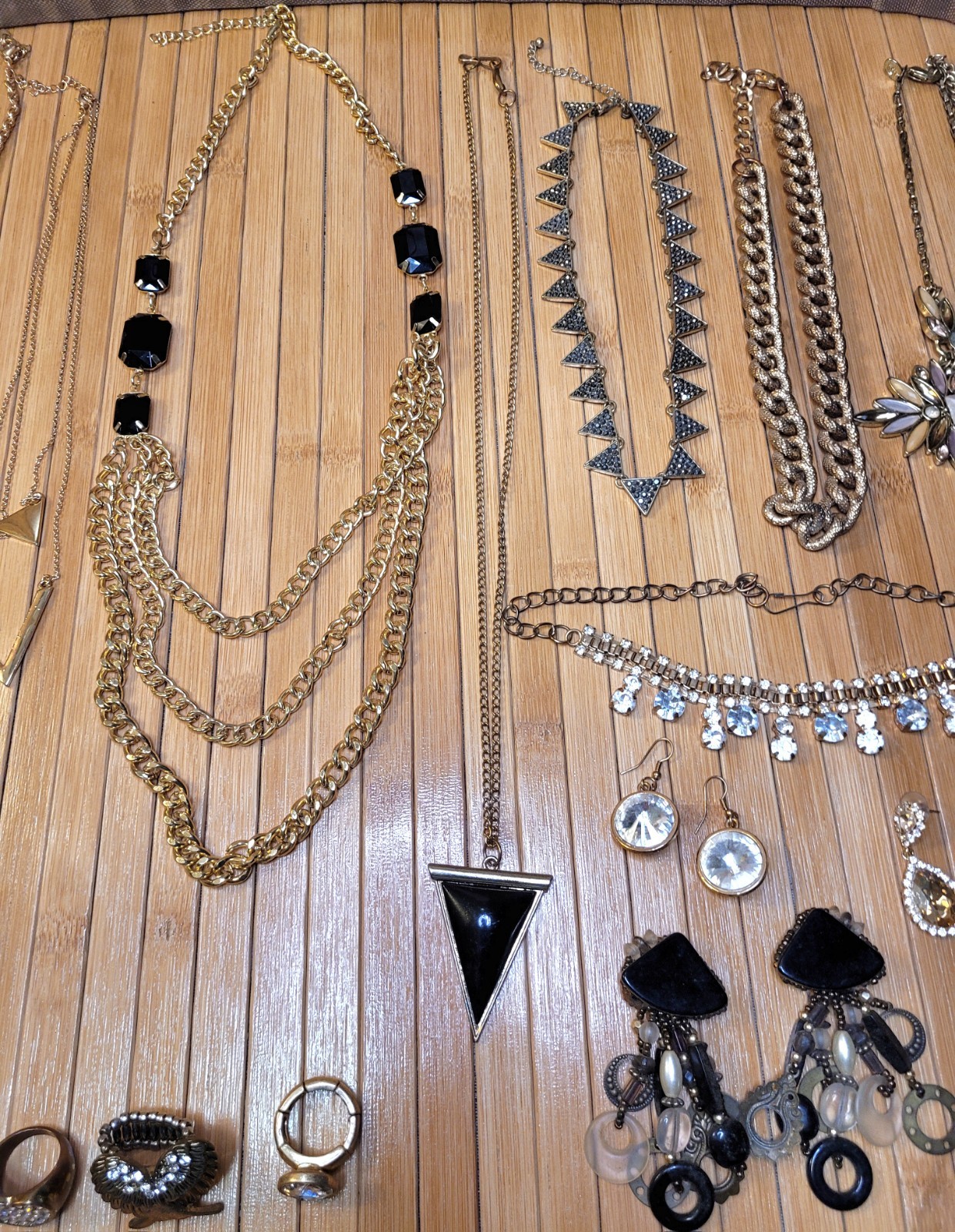 Vintage to Now Jelwery Lot of 25 Estate Sale Mixed Untested And Unsearched