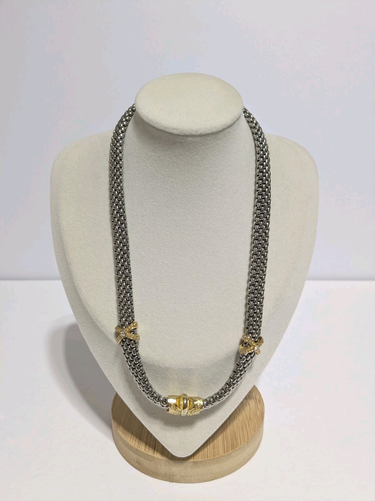 Silver Tone Popcorn Style Chain Necklace With Gold Tone Bow Accents 16″.
