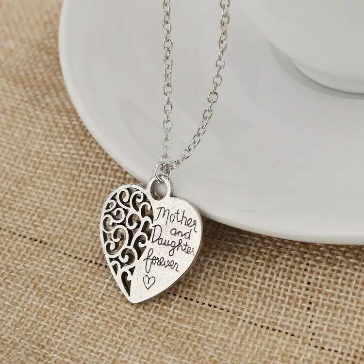 New Personality Fashion Eternal Love Pendant Necklace Peach Heart Vintage Women