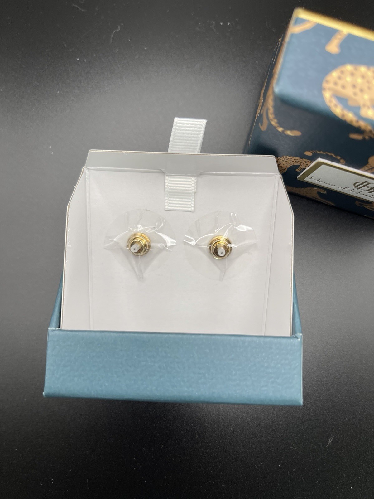 House of Harlow 1960 Baroque White Pearl Gold Tone Stud Earrings Nickel-Free