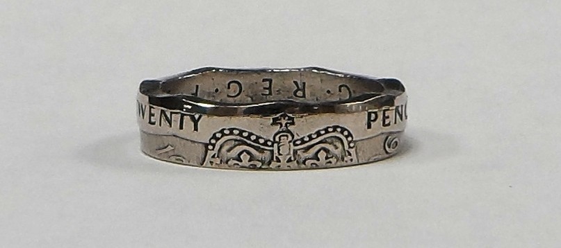 “Sealed” COIN RING MADE FROM GREAT BRITAIN 20 PENCE SIZE 4-8