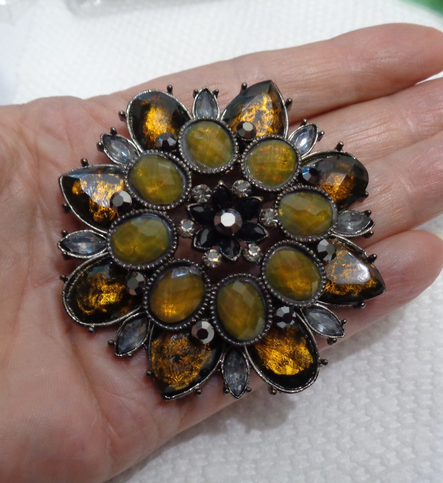 Large Vintage Foil Backed Art Glass Amber Colored Pin / Brooch 2 3/8″ 43.2 gm