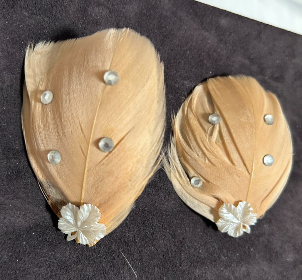 Vintage 1950’s Real Feather Flower Rhinestone Special Occasion Earrings Clip-On