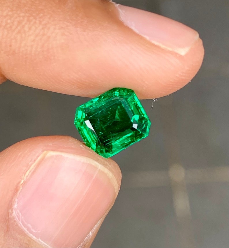 Natural Colombian Green Emerald 4.55 Ct GIE Certified Emerald Cut Loose Gemstone