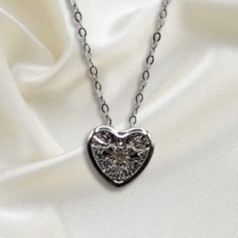 Sparkling Heartbeat: Solid 18k White Gold Diamond Pendant Necklace