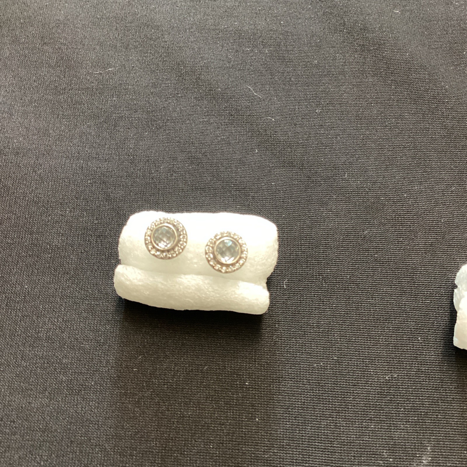 Pandora Jewelry 2 Rings And A Set Of Earrings See Description