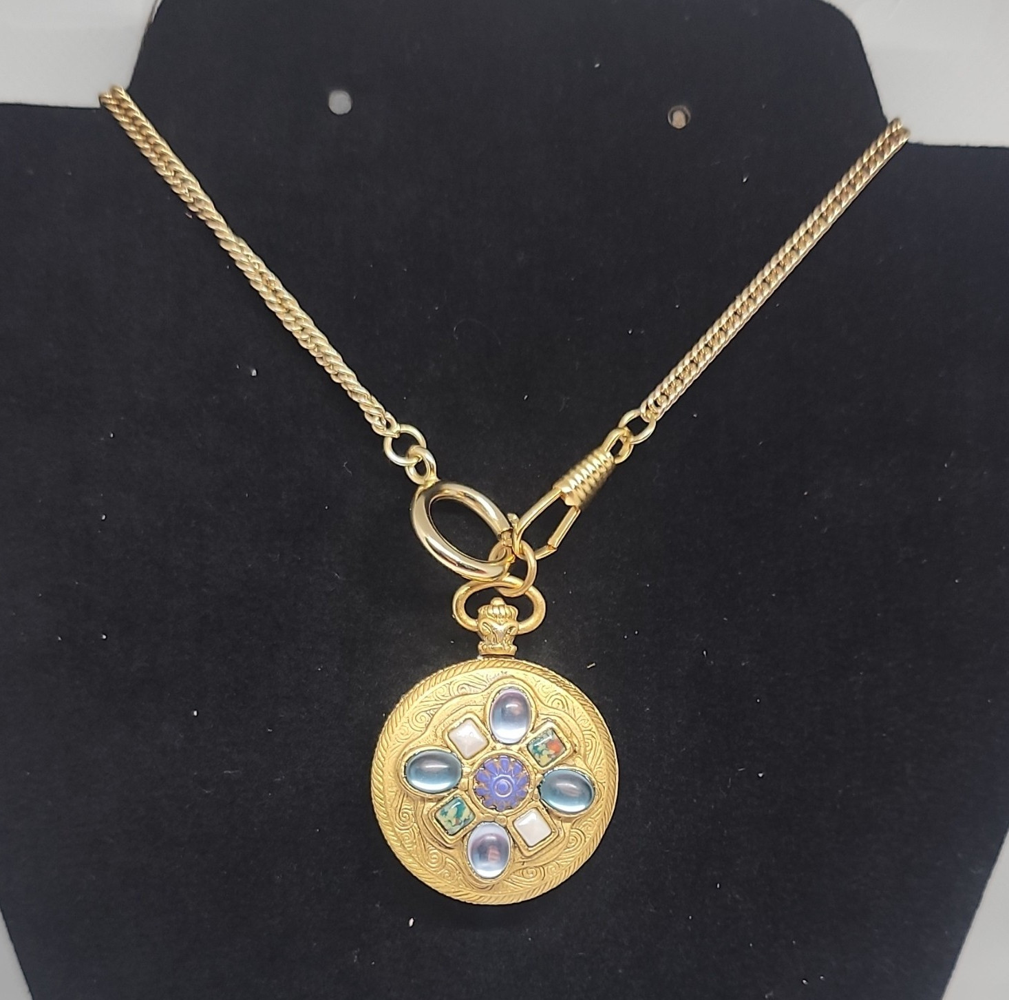 Vtg Gold Tone Round Photo Locket Pendant Necklace Blue Glass Stones Snake Chain