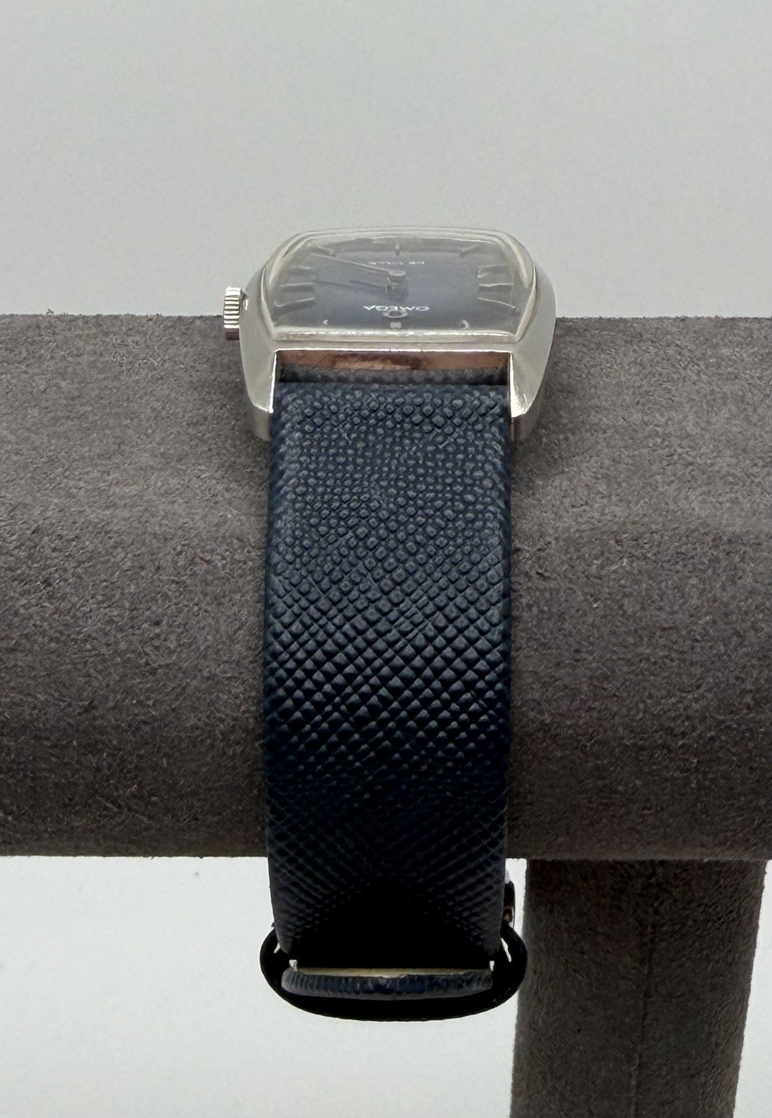 Omega Deville Ultra Thin 60s Tank Men’s Swiss Mechanical Watch – 111.085 / 620