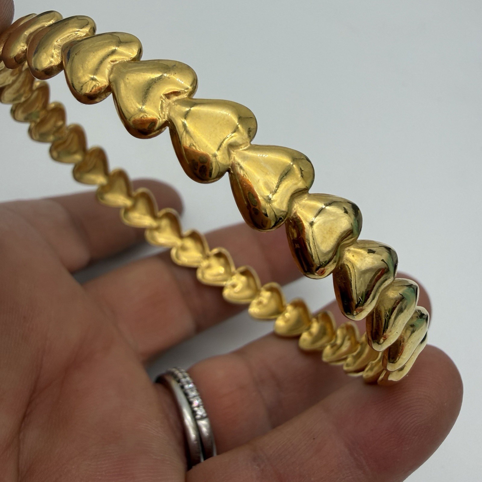 AVON Endless Hearts Bracelet Yellow Gold Tone Bangle Unsigned Read