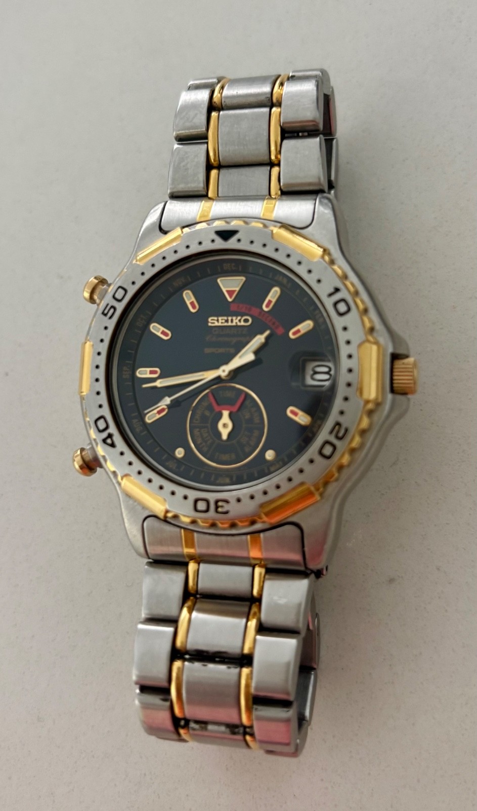 SEIKO QUARTZ Sport WR150 6M25-6039 Chronograph Alarm Dance Hands Two-Tone Watch
