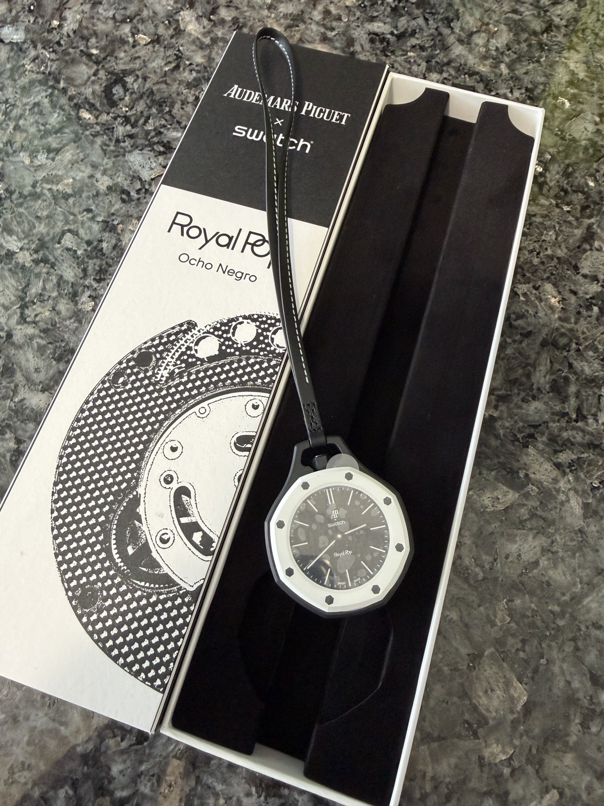 Swatch x AP Audemars Piguet Royal Pop Ocho Negro