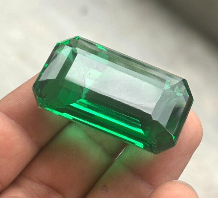 Natural Colombian 155 Cts Rich Green Emerald Shape Loose Certified Gemstone