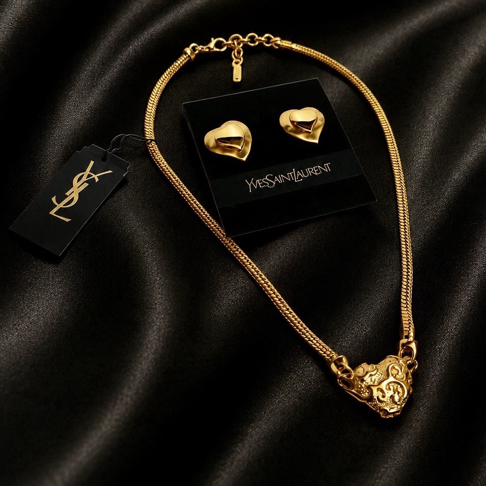 Vtg Yves Saint Laurent YSL Gold Baroque Heart Necklace And Earring Set NWT