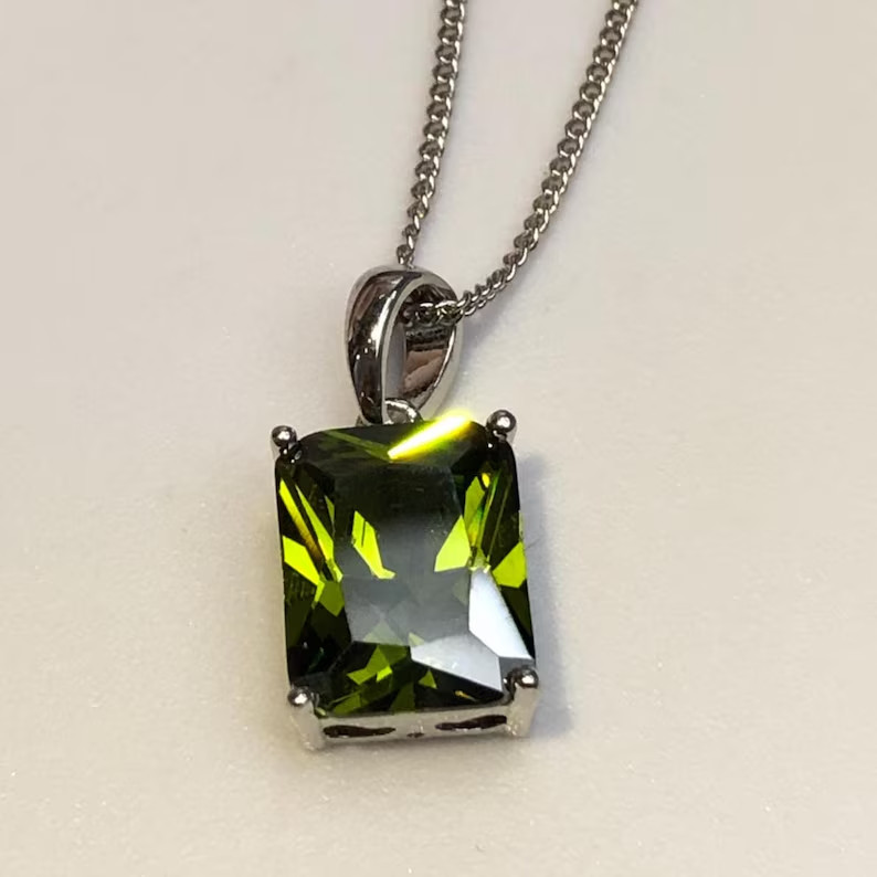 Elegant Mens Peridot Pendant 925 Sterling Silver Ring Gift Jewelry Pendant