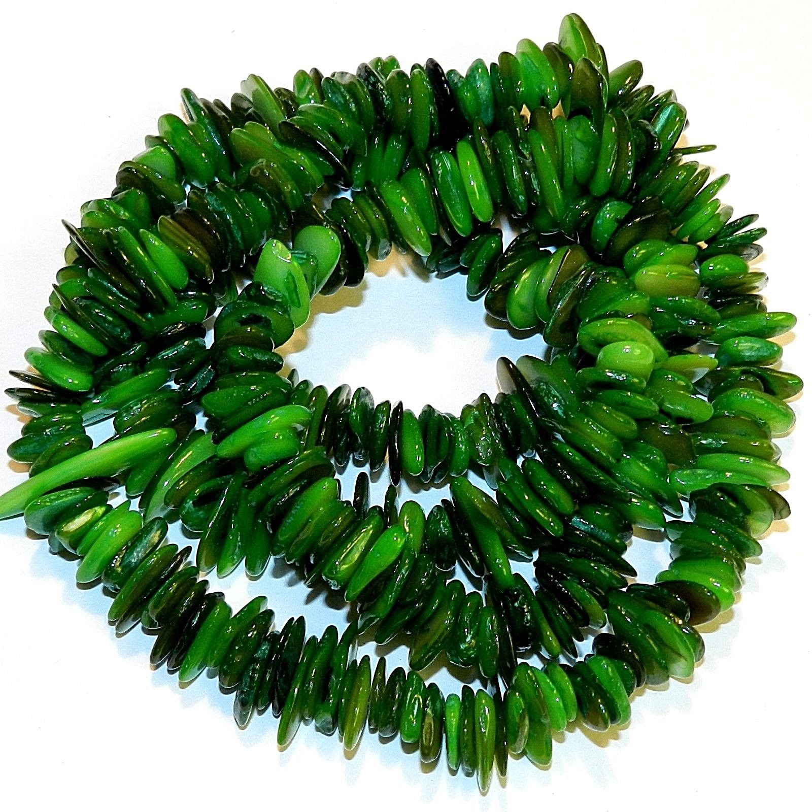 MP2378 Green 8mm – 15mm Flat Chip Mother of Pearl Gemstone Shell Beads 30″