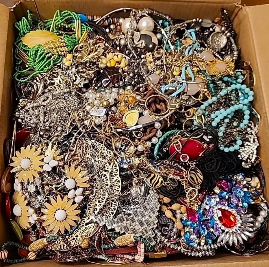 Tangled Unsearched Huge Jewelry Lot VTG Vintage & Mod Junk & Good Mix Resell Fun