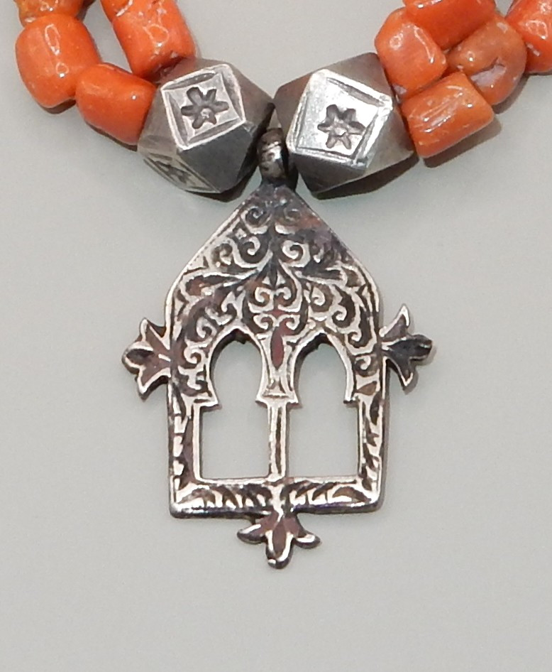 RARE Vintage Moroccan Coral And Silver Gates of Paradise Talisman Necklace 20″