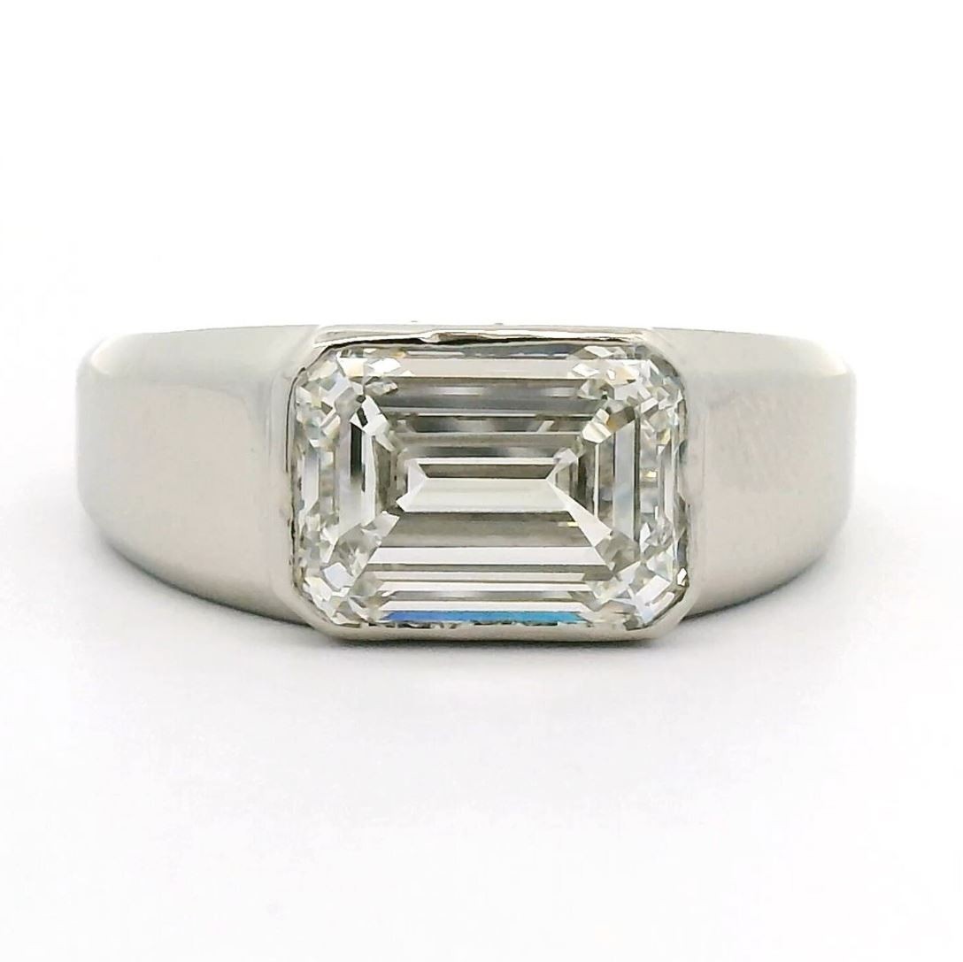 IGI Certified 5.51Crt Lab Grown Emerald Cut Diamond F Color VVS2 925 Silver Ring