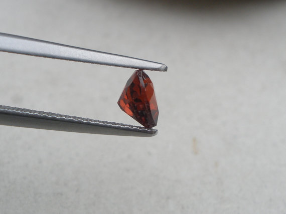 Garnet heart loose faceted natural gem 6mm