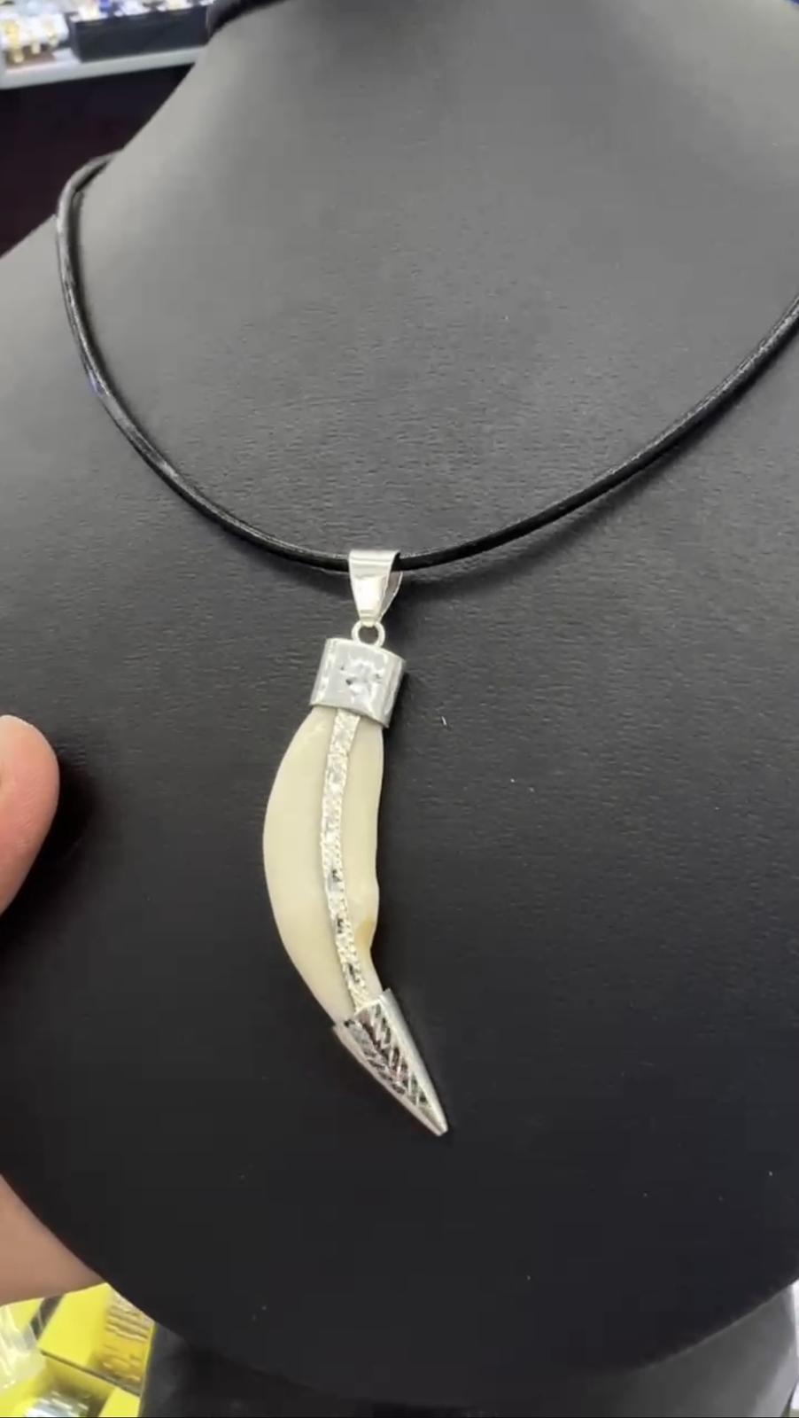 Colmillo Pendant Necklace Sterling Silver for Womens Mens Everyday Wear Jewelry
