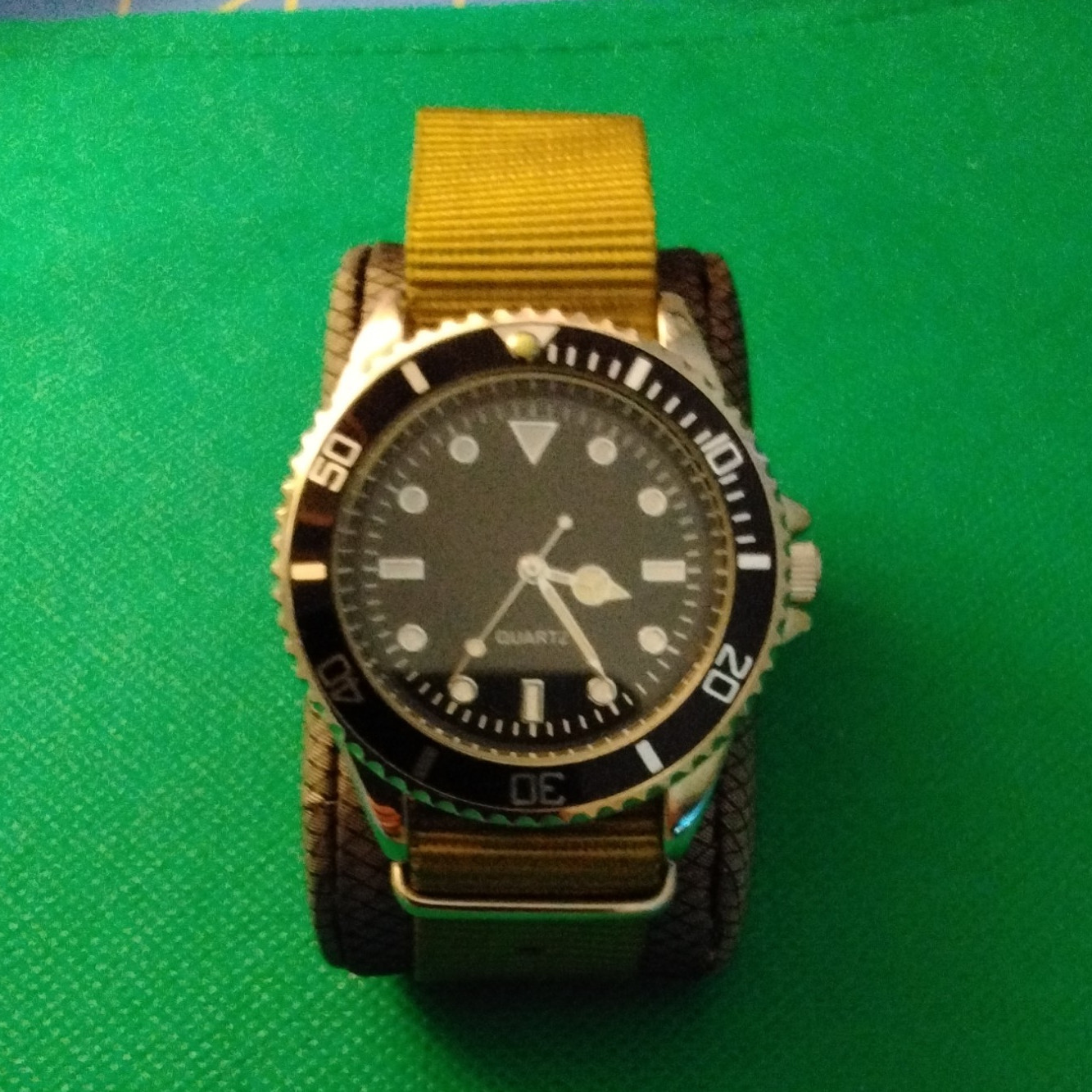 EPW Quartz Analog Diver Wristwatch Black Dial Silver SS Case Rotating Bezel NATO