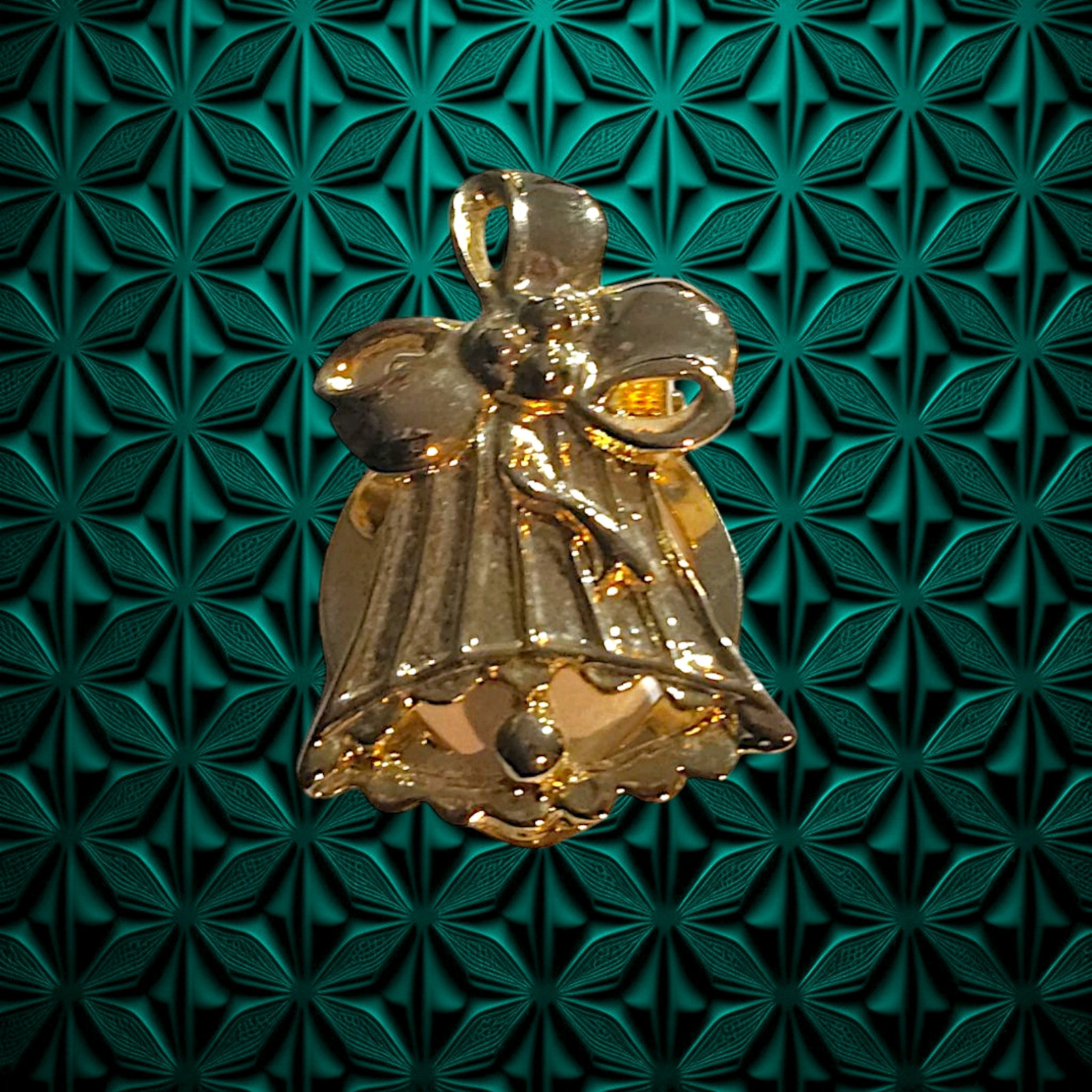 Brooch Clip pin Bell none tarnishing gold color statement piece Christmas Bell