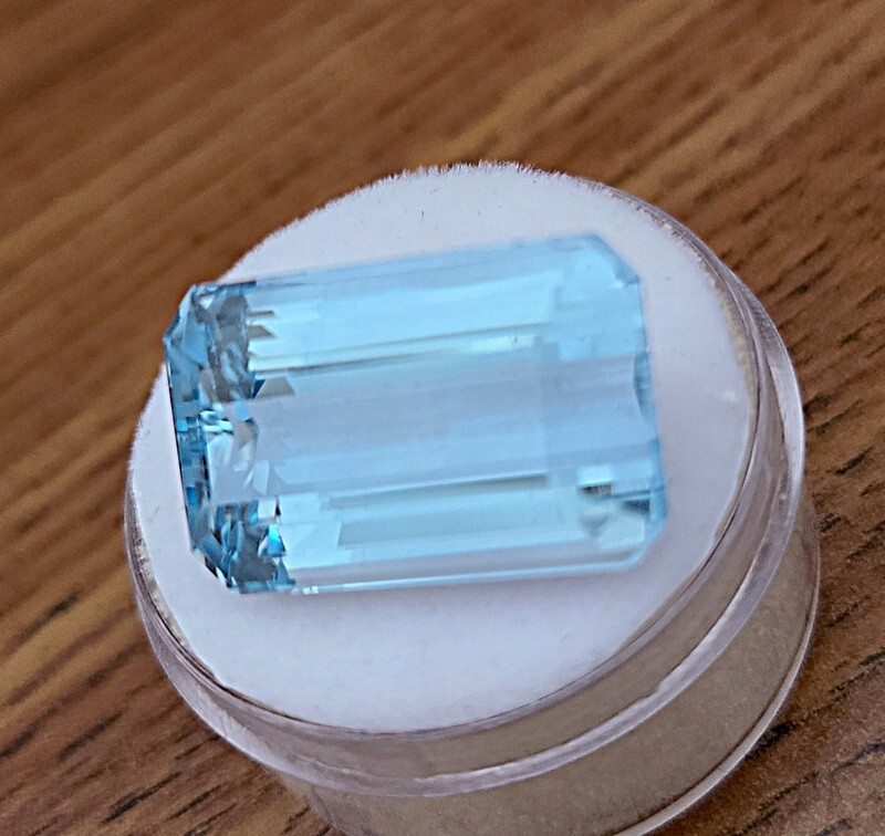 Blue Topaz 19.26 Ct Swiss Blue Topaz Emerald Cut Loose Stone Gemstone 18 X 12