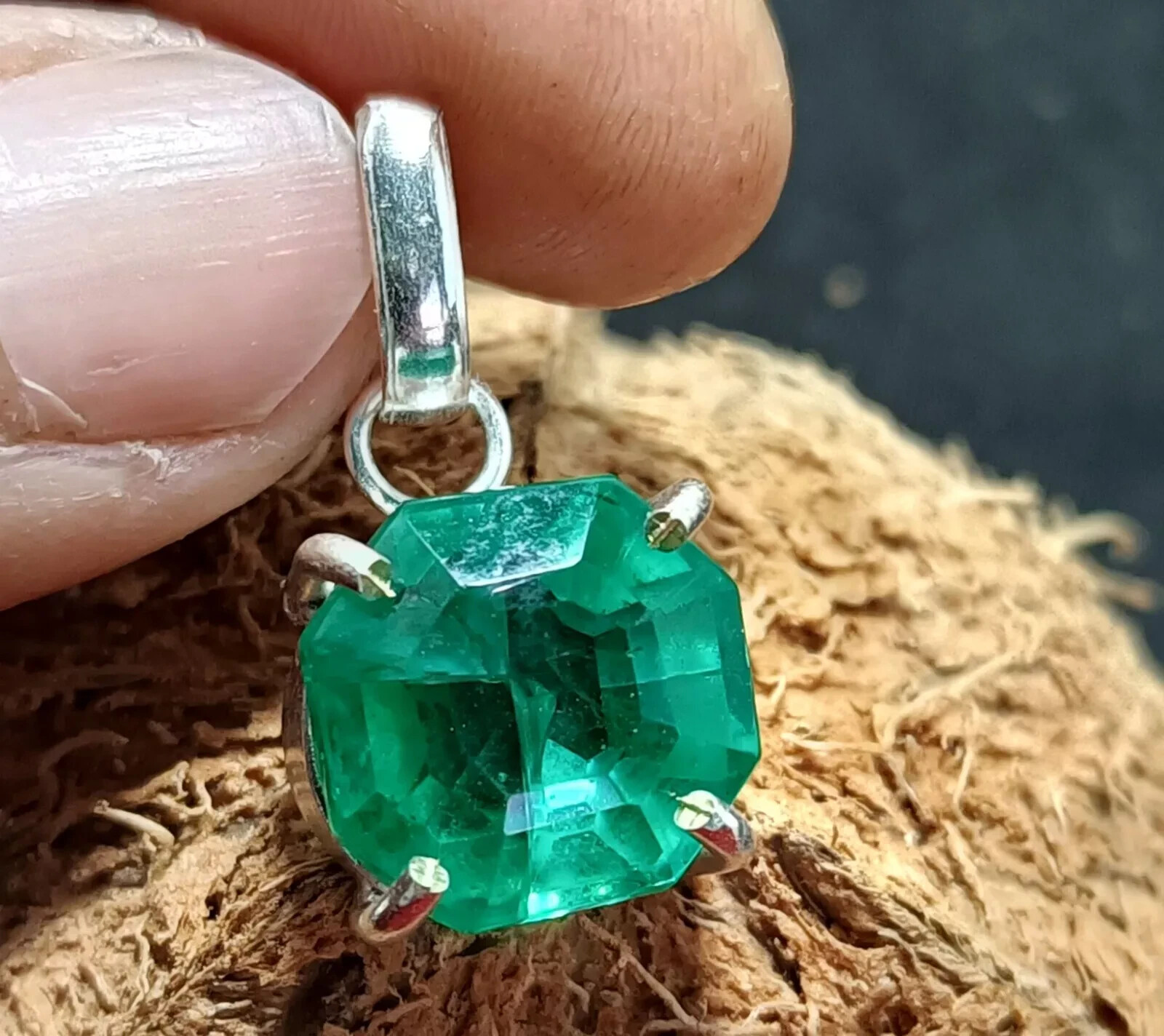 Certified 24.20 Ct Natural Emerald 925 Solid Silver Asscher Cut Pendant Gemstone