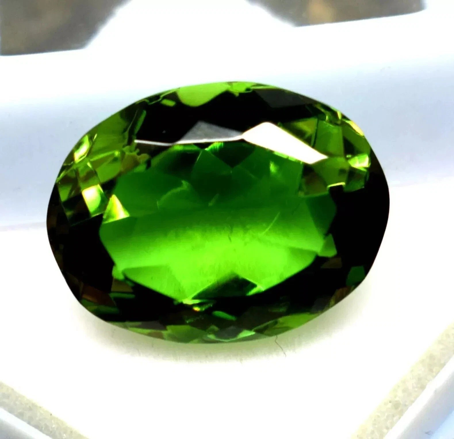 Alexandrite Colour Changing Oval Cut 21+ Ct Natural Certified Loose Gemstone