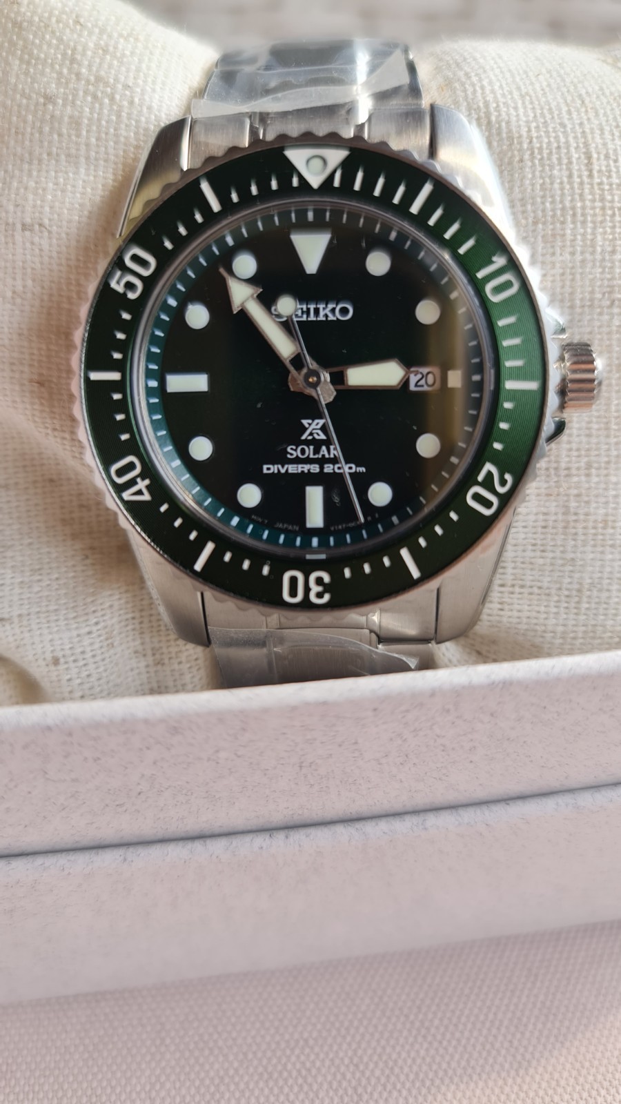 SEIKO ProspeX SNE583P1 Diver Watch GREEN Dial Steel Baby Hulk Sunray Sapphire
