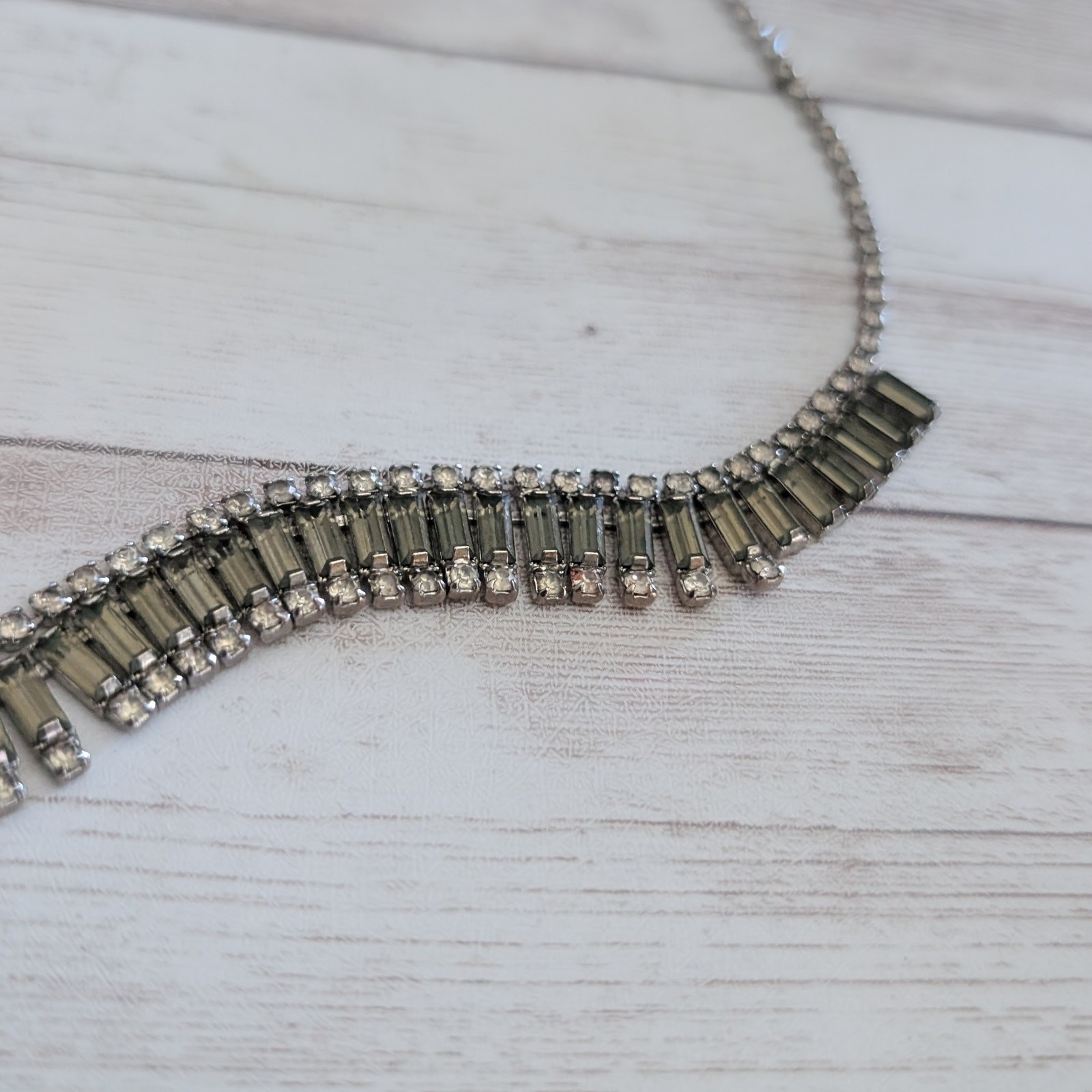 Vintage Necklace Art Deco Style – Very Light Green-ish & Clear Gems