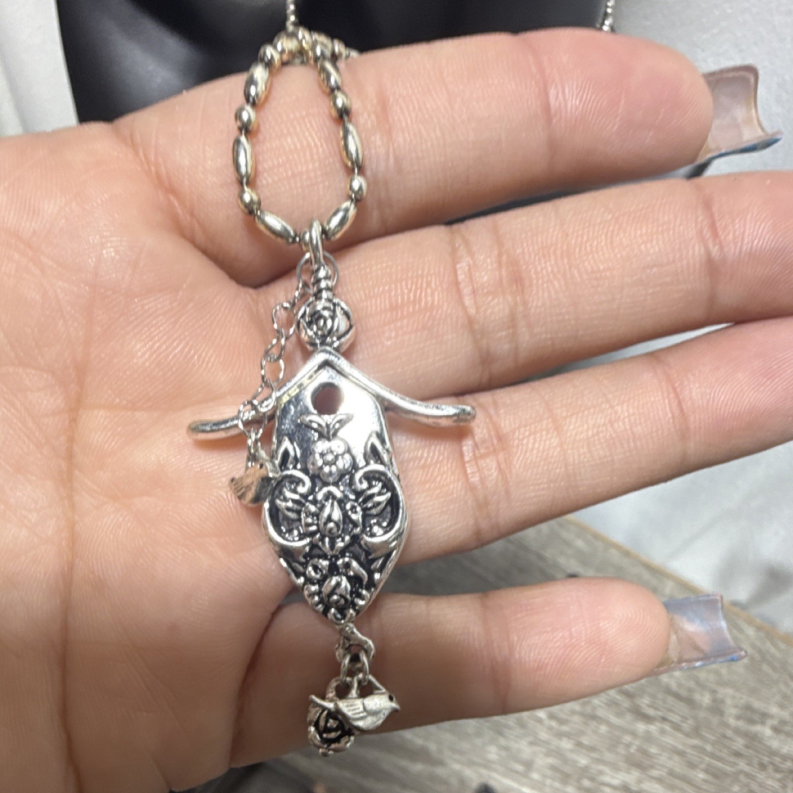 Silver Tone Metal Cable Chain Necklace Shield Floral Charm Pendant No Stone