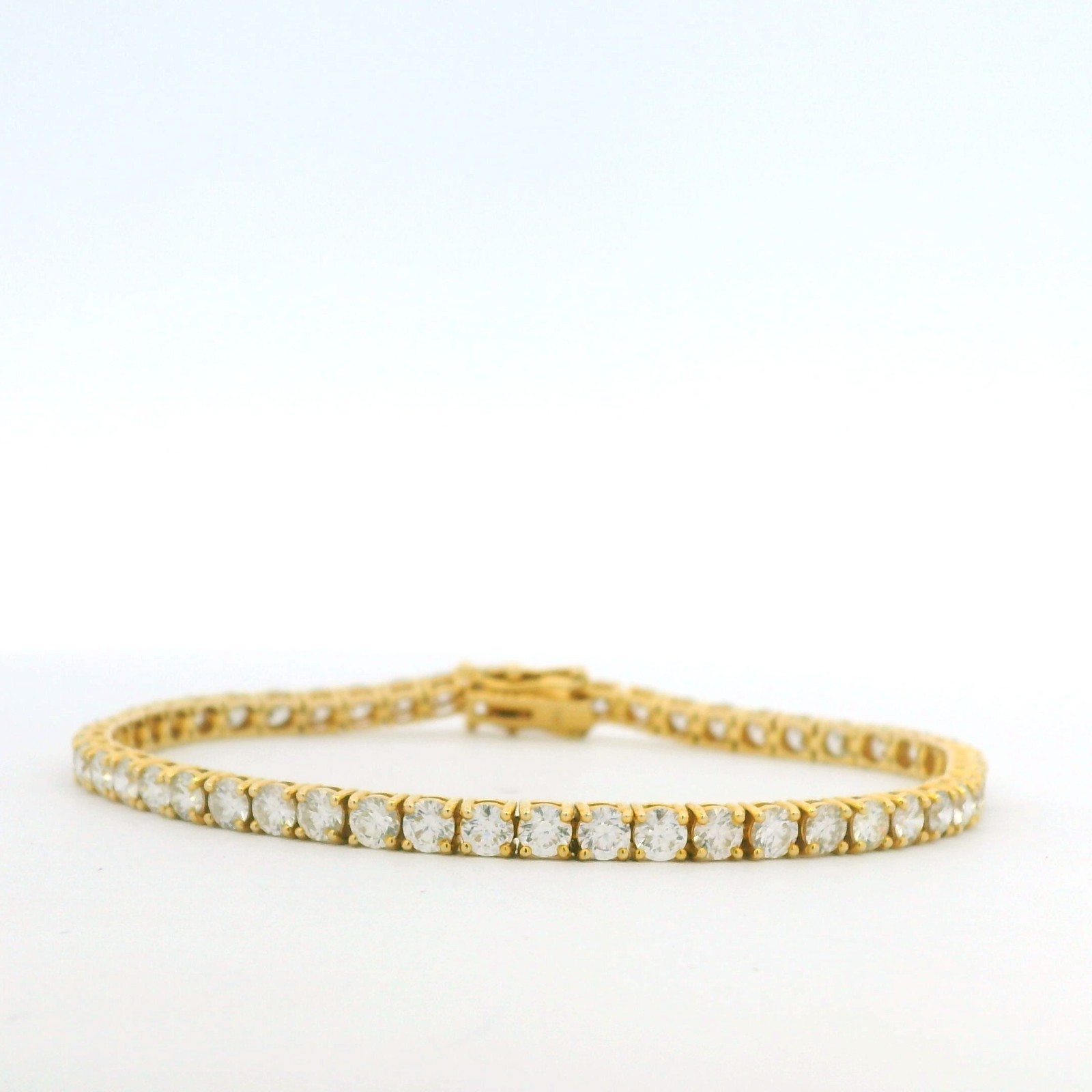 14k Yellow Gold Natural 6.36 Carat Round Brilliant Cut Diamond Tennis Bracelet