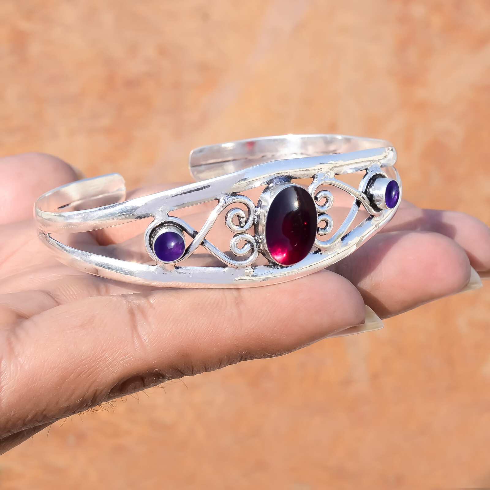 Mozambique Garnet & Amethyst Gemstone Bangle 925 Sterling Silver Attractive Cuff
