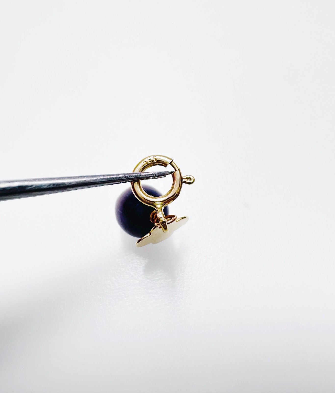 14K Solid Yellow Gold Mini Peacock Pearl & Clover Charm Pendant w/Spring Clasp