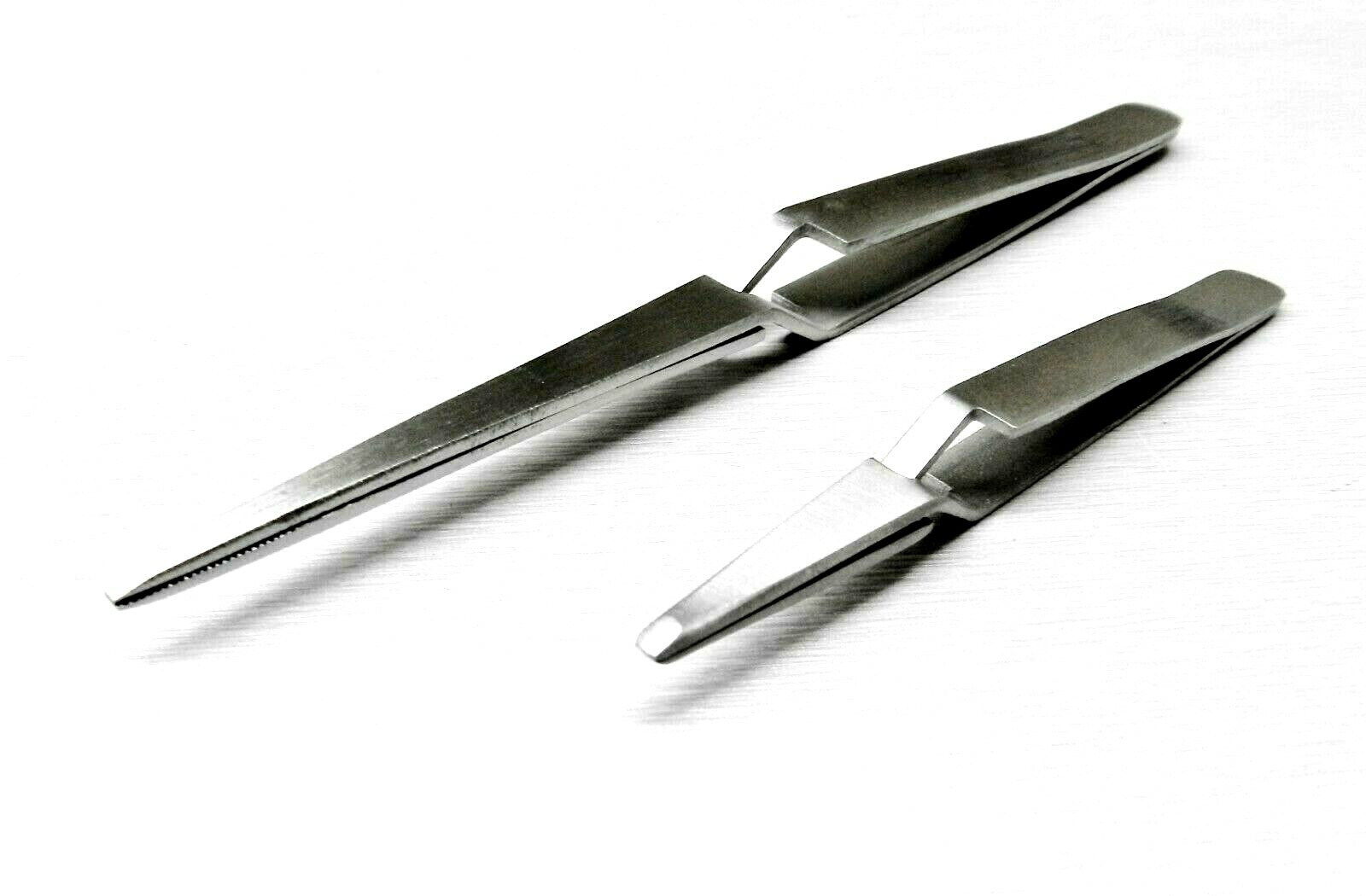 2 Tweezers Cross Lock Blunt Tips Self Locking Reverse Action Soldering Set of 2