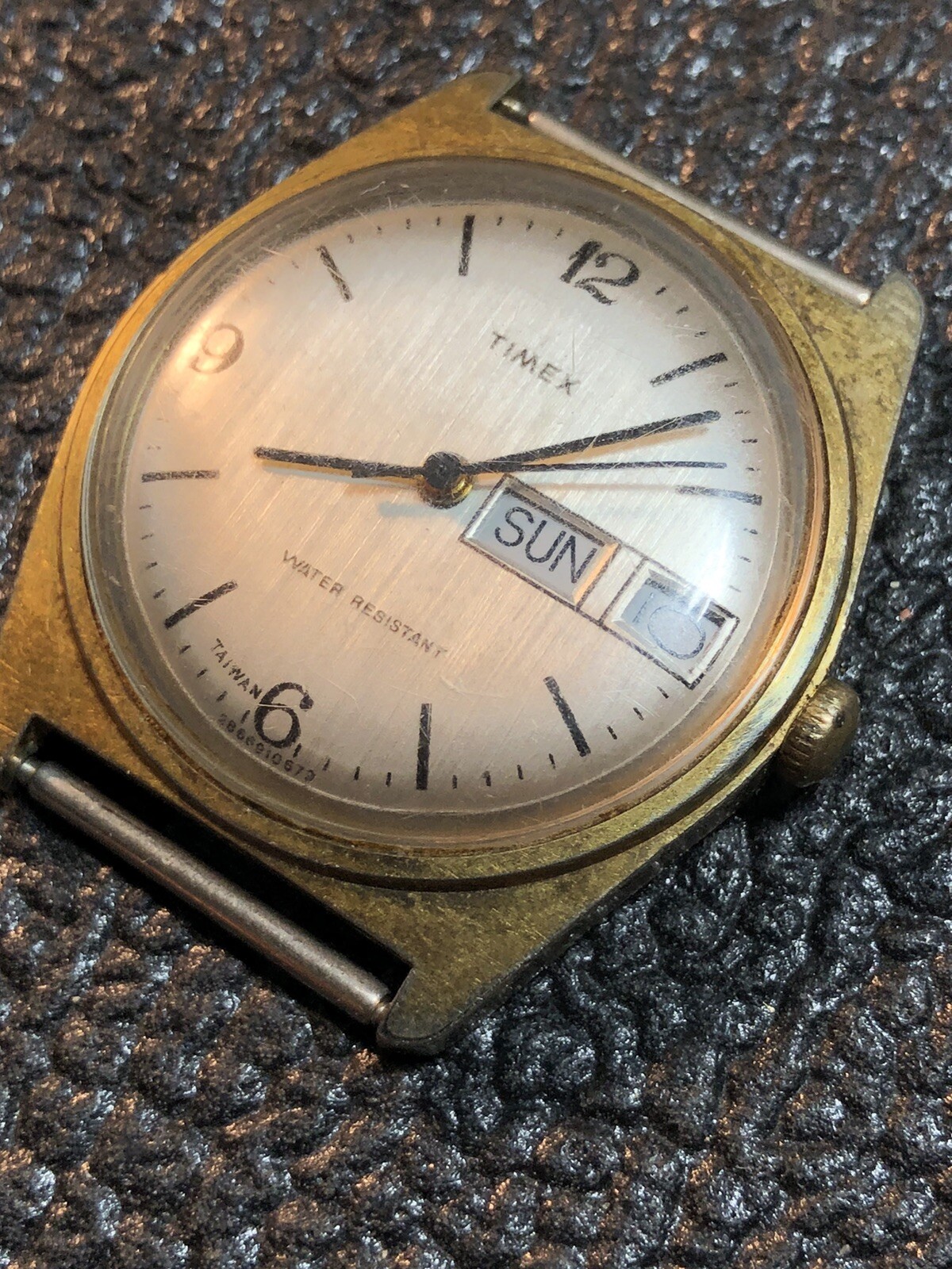 Vintage Timex Great Britain Men’s Mechanical Watch 34mm For Repair Runs