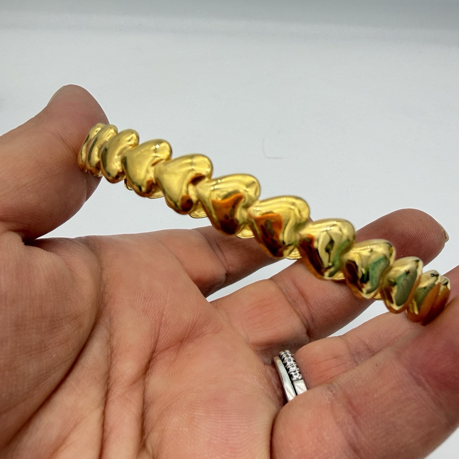 AVON Endless Hearts Bracelet Yellow Gold Tone Bangle Unsigned Read