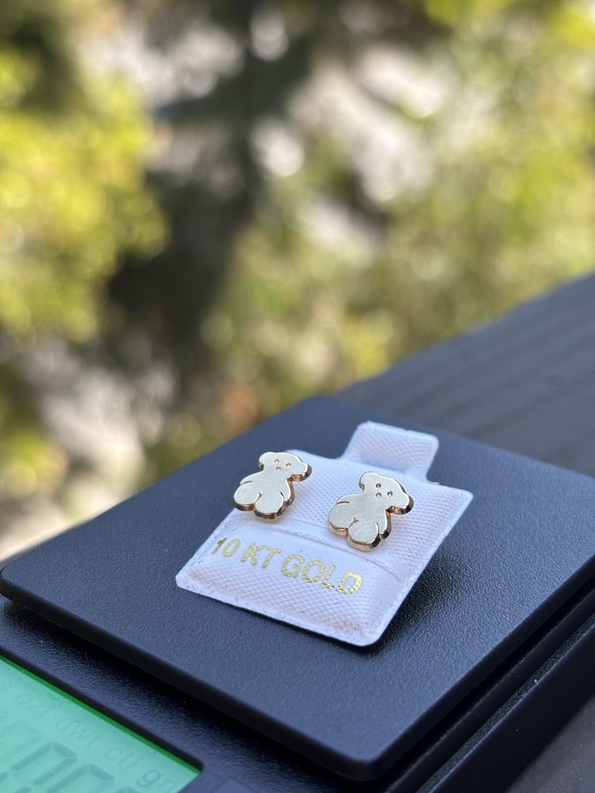 10K Yellow Gold Teddy Bear Stud Earrings No Stone lobe