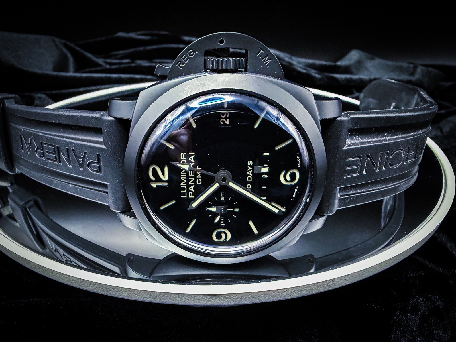 Panerai Luminor 1950 10 Days GMT 44mm Ceramic Black Dial PAM00335 Box/Papers