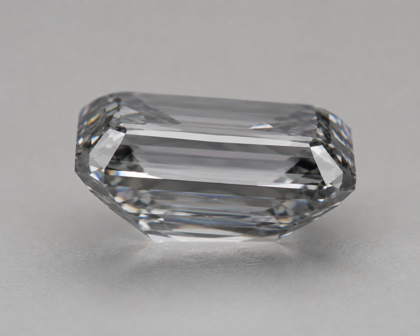 9 Carat Radiant Cut Lab Grown Diamond VVS1 12×16 MM Grey Color Premium quality