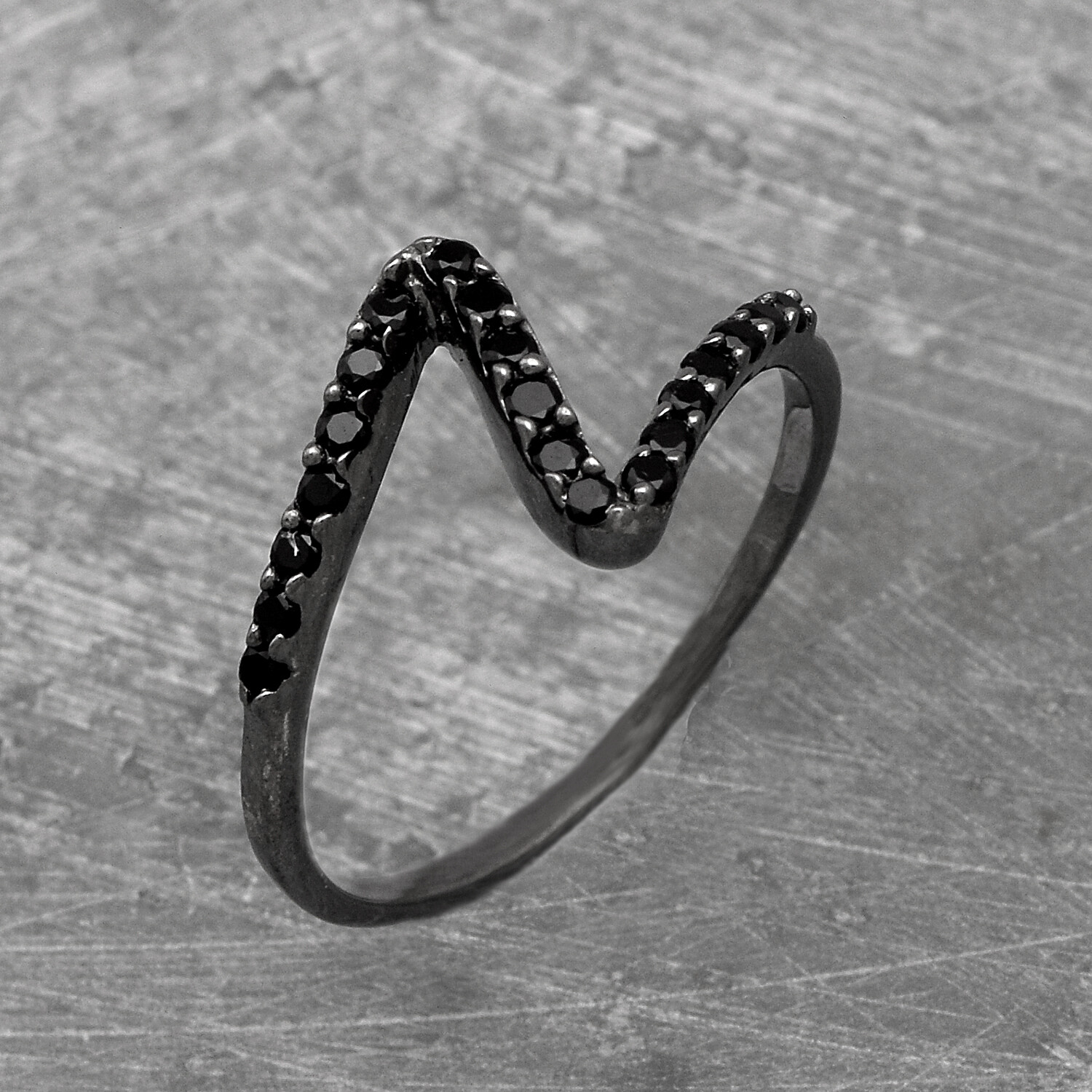 Shaped Round 1X1 MM Black Spinel 925 Sterling Silver Ring