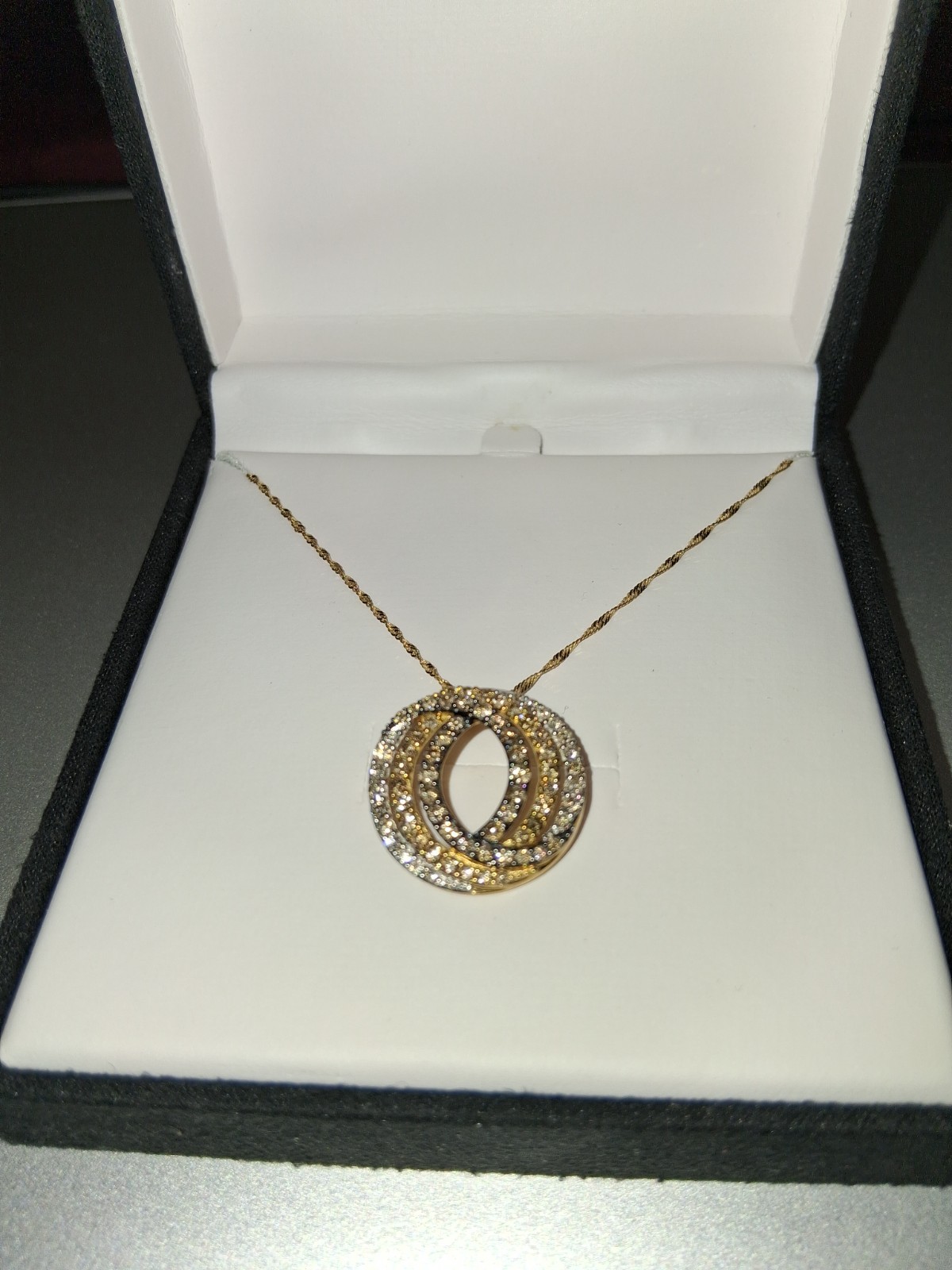 NATURAL Diamond 10k Yellow Gold Pendant with 18″ Chain