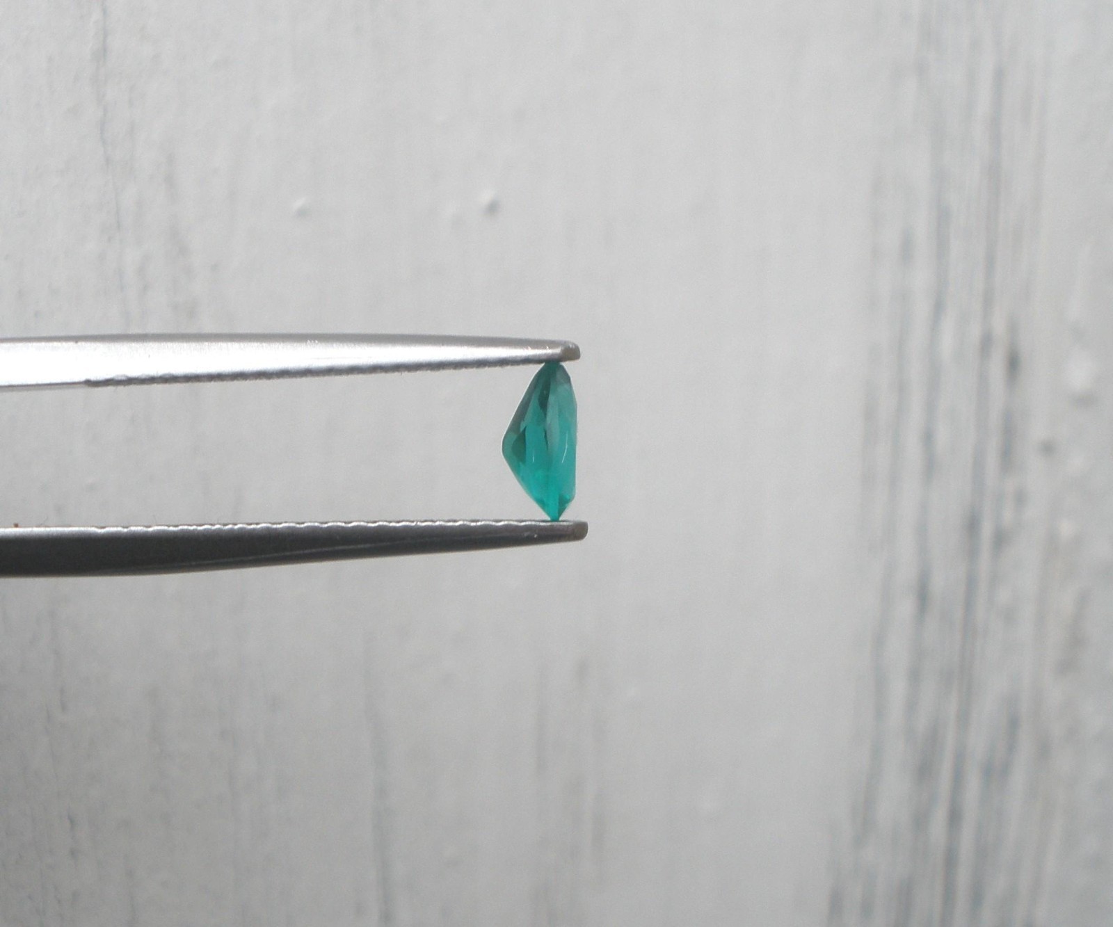 6x4mm Colombian emerald pear loose faceted natural gem for Jewelry and Crafts
