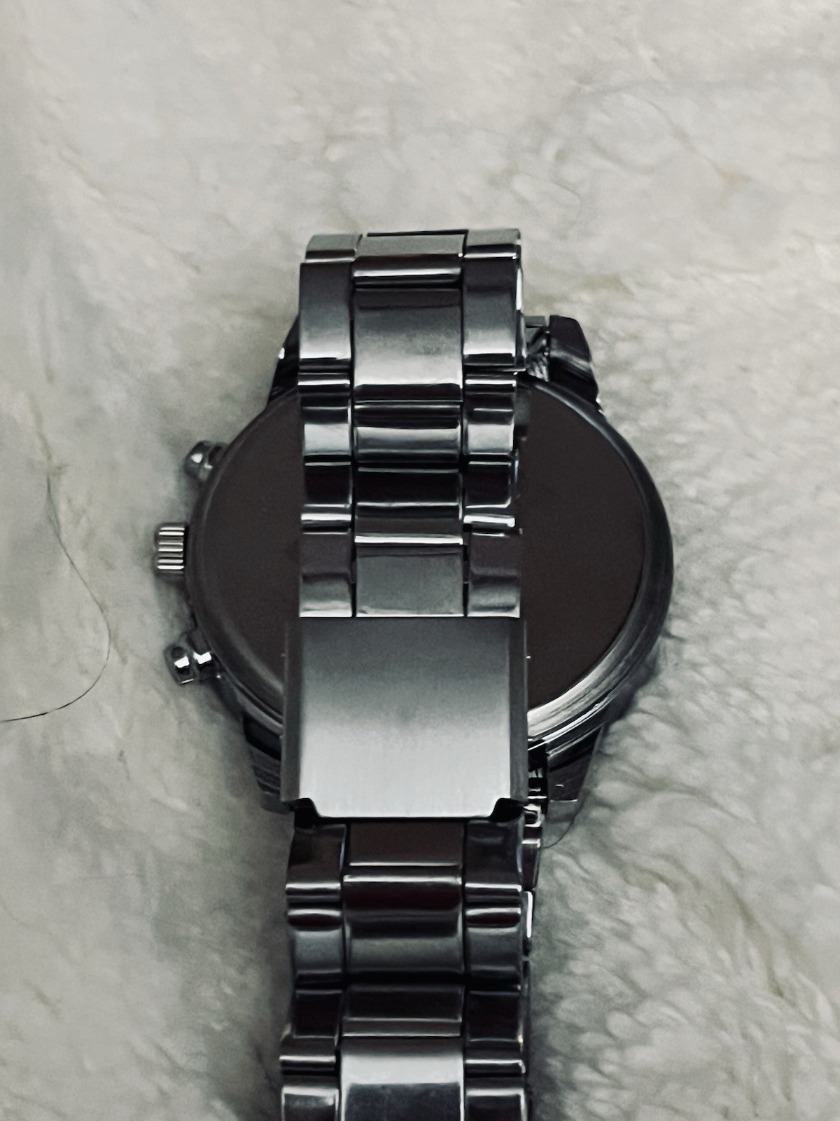 Analog Wristwatch Black Dial Silver-Tone Metal Bracelet Round Baton 12-Hour