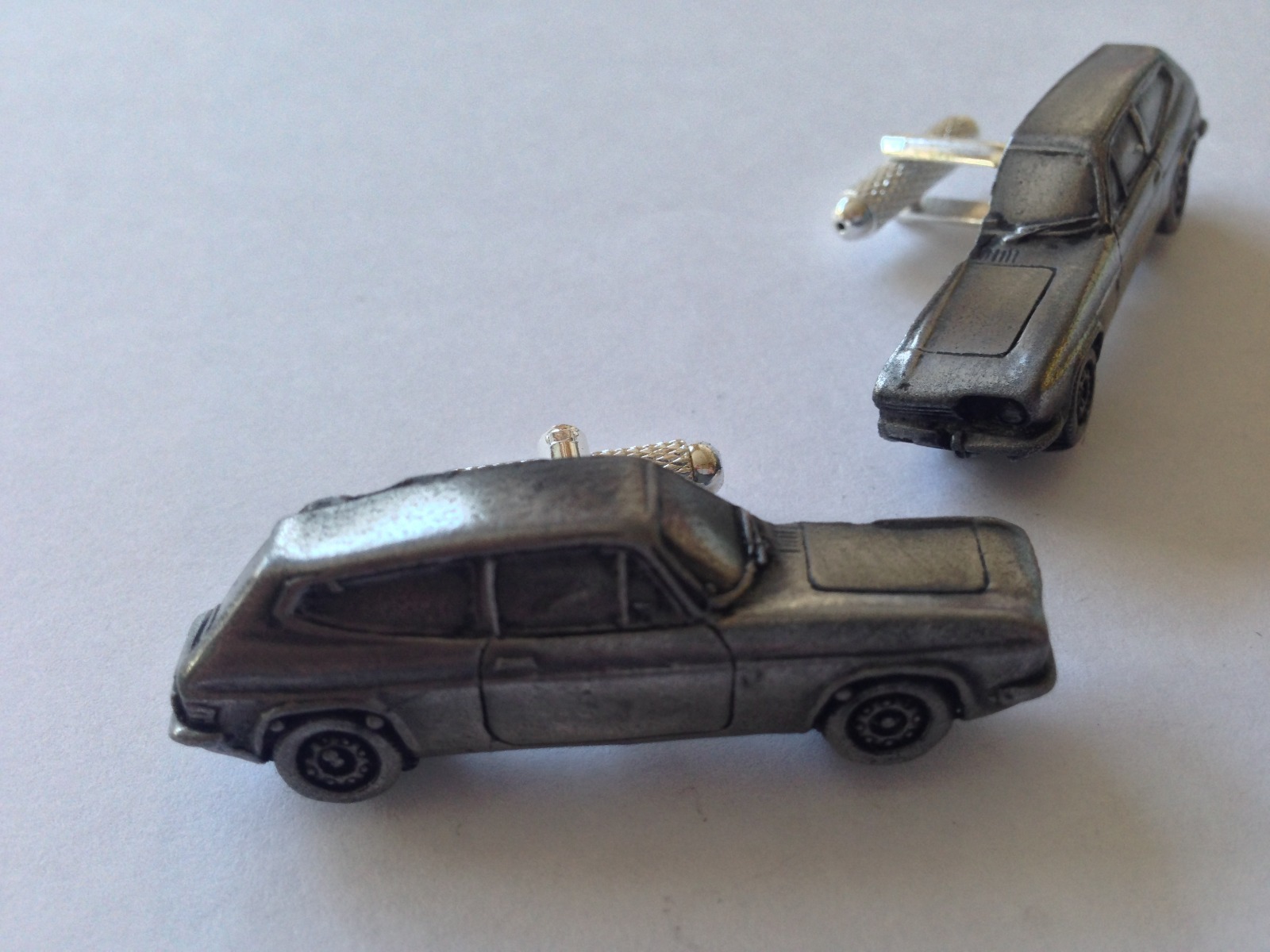 Reliant Scimitar GTE SE5 3D classic car Vehicle pewter effect cufflinks ref198